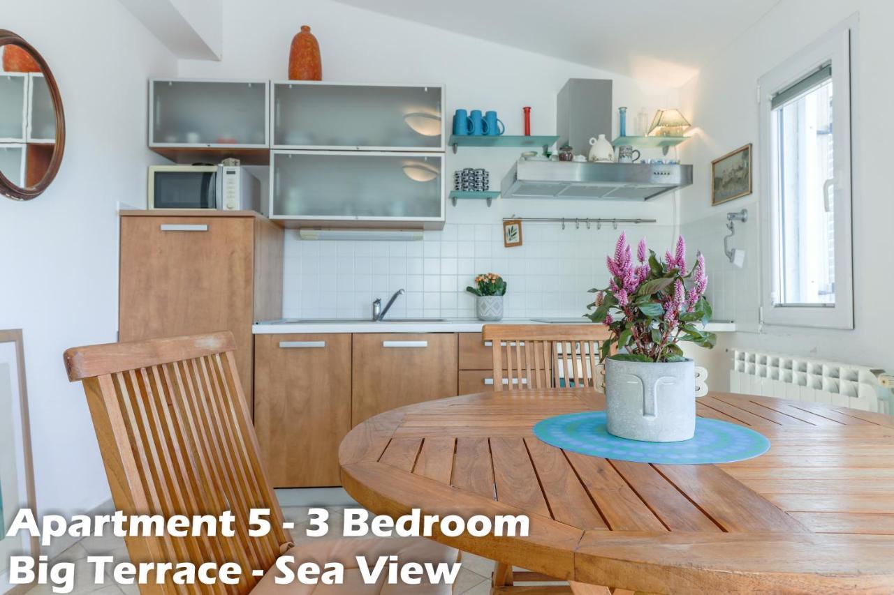 Art Apartments Vrsar Buitenkant foto